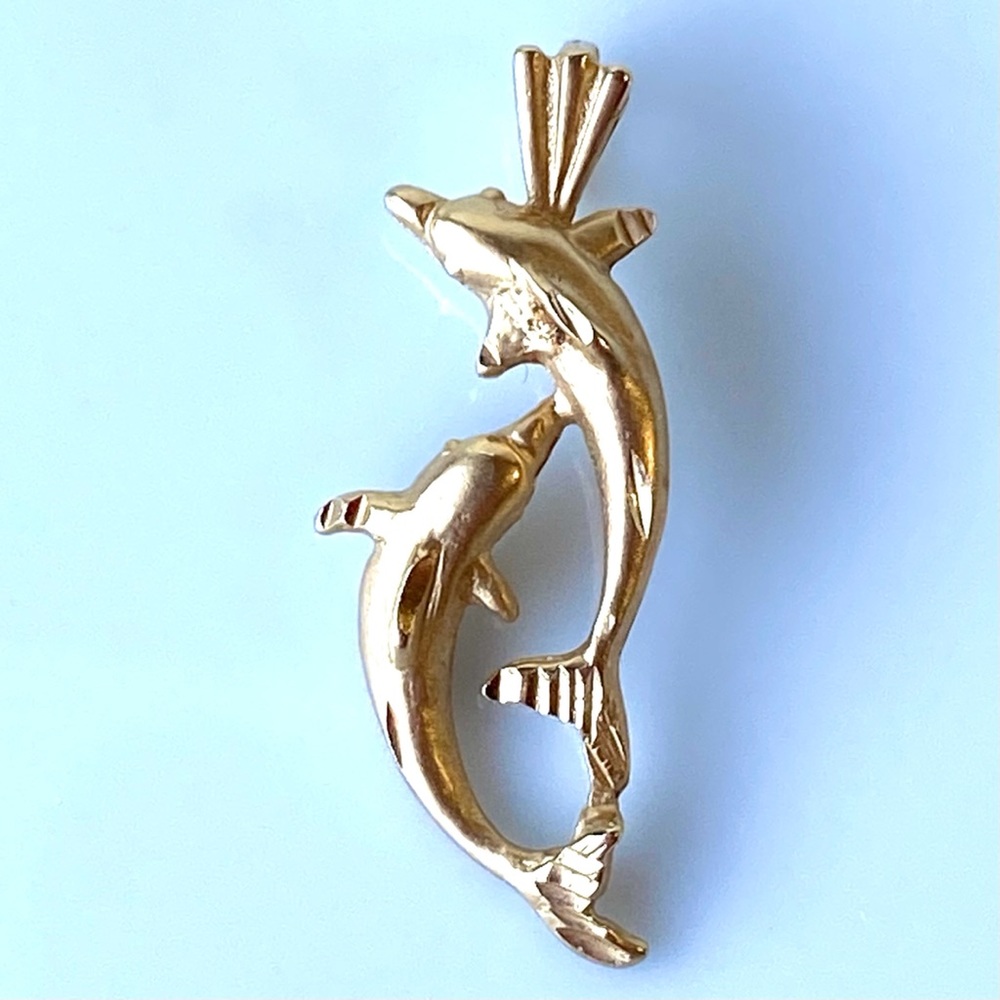 ⚡️Host Pick⚡️Vintage 14k Twin Dolphin Pendant